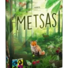 В коробке с настольной игрой Metsas изображены лисы, олени и другие лесные обитатели, что делает ее идеальным инструментом для изучения природы.